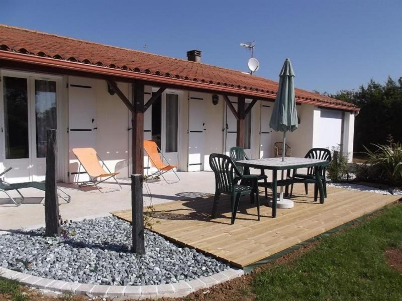 Maison La Jonchère, 4 pièces, 6 personnes - FR-1-357-89 Esterno foto